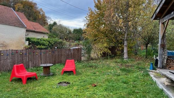 Terrain de loisir avec un chalet de 25 m² avec mezzanine canton d'AIGNAY LE DUC avec 550m² de terrain. Quemigny-sur-Seine (21510)