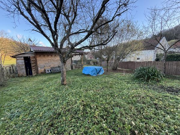 Terrain de loisir avec un chalet de 25 m² avec mezzanine canton d'AIGNAY LE DUC avec 550m² de terrain. Quemigny-sur-Seine (21510)