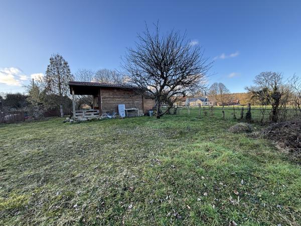 Terrain de loisir avec un chalet de 25 m² avec mezzanine canton d'AIGNAY LE DUC avec 550m² de terrain. Quemigny-sur-Seine (21510)