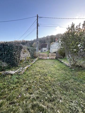 Terrain de loisir avec un chalet de 25 m² avec mezzanine canton d'AIGNAY LE DUC avec 550m² de terrain. Quemigny-sur-Seine (21510)