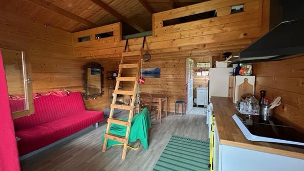 Terrain de loisir avec un chalet de 25 m² avec mezzanine canton d'AIGNAY LE DUC avec 550m² de terrain. Quemigny-sur-Seine (21510)