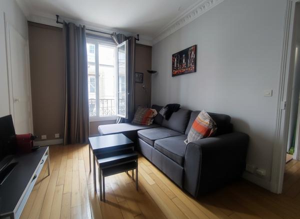 Beau 2 pièces calme et petite vue Tour Eiffel