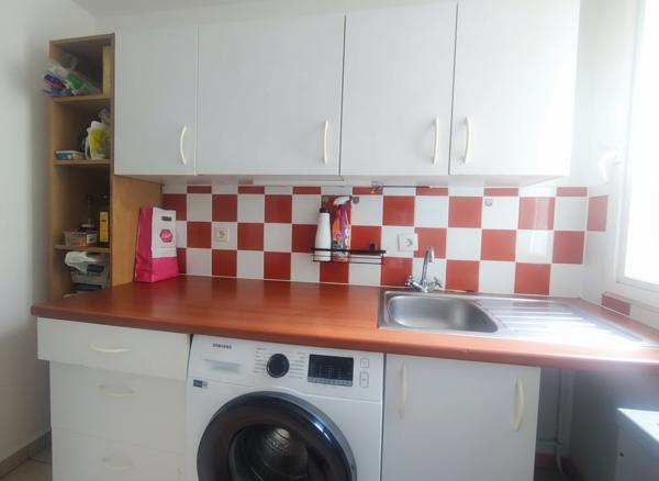 Beau 2 pièces calme et petite vue Tour Eiffel