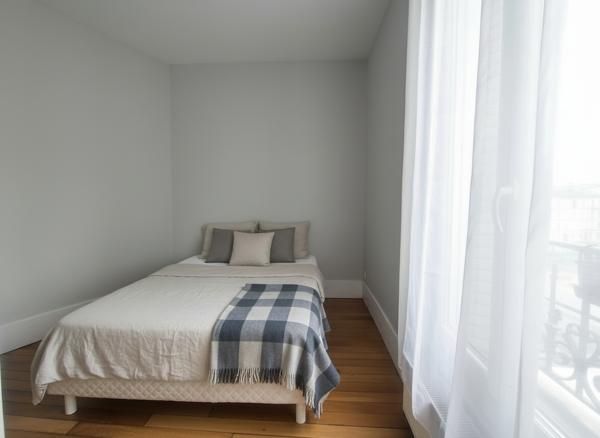 Beau 2 pièces calme et petite vue Tour Eiffel