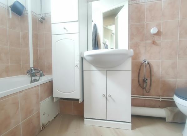 Beau 2 pièces calme et petite vue Tour Eiffel