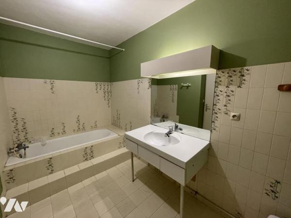 COURNONTERRAL, maison de village à vendre