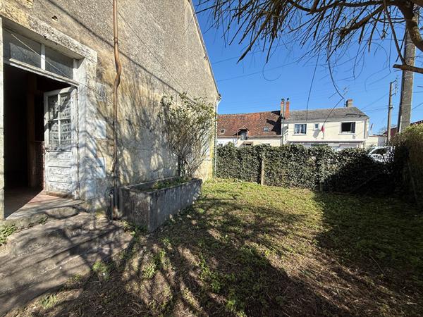 Maison à rénover située à CLAVIERES 36120 ARDENTES