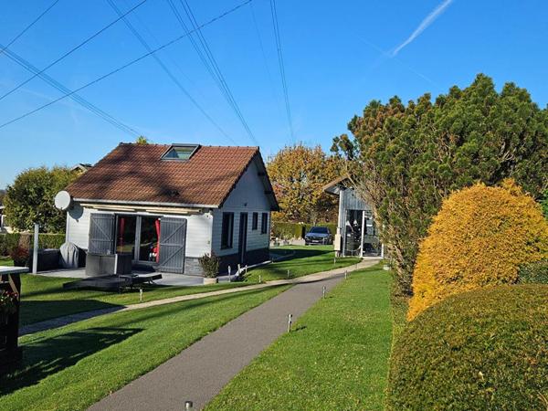 Propriété de loisirs avec piscine, jacuzzi, Sauna, plus de 3 400m2, 14 pièces 1 maison principale, 2 chalets, 1 mobil-home