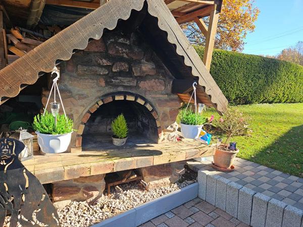 Propriété de loisirs avec piscine, jacuzzi, Sauna, plus de 3 400m2, 14 pièces 1 maison principale, 2 chalets, 1 mobil-home