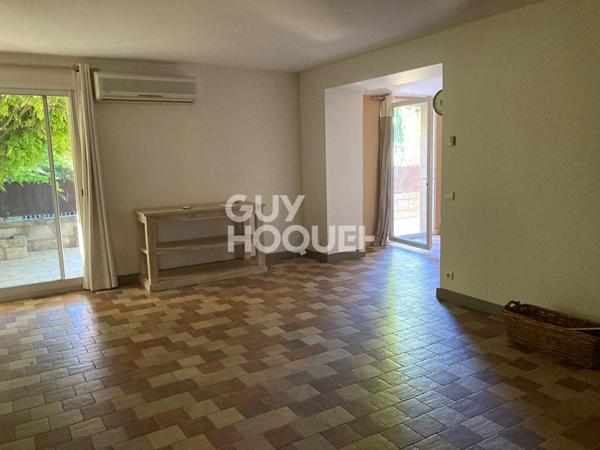 LOCATION MEUBLE appartement 85m² 3 chambres avec petit jardin et terrasse .