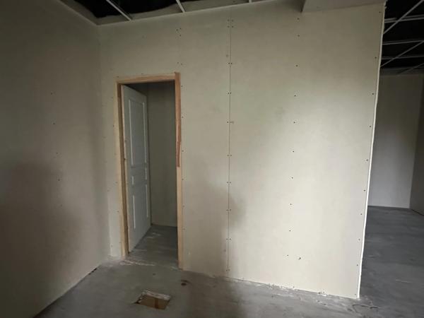 Ancien commerce à vendre, avec possibilités de faire des appartements