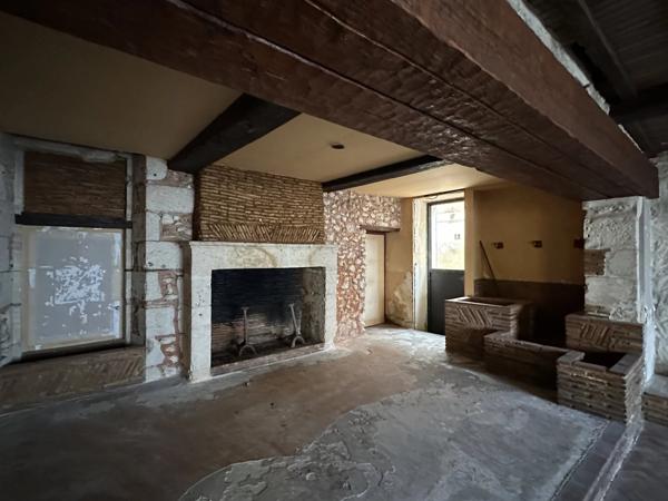 Ancien commerce à vendre, avec possibilités de faire des appartements