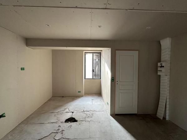 Ancien commerce à vendre, avec possibilités de faire des appartements