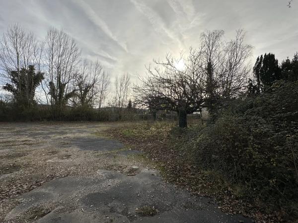 Ancien commerce à vendre, avec possibilités de faire des appartements
