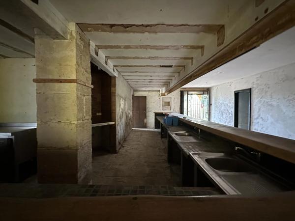 Ancien commerce à vendre, avec possibilités de faire des appartements