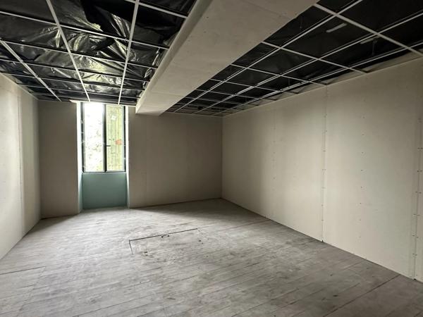 Ancien commerce à vendre, avec possibilités de faire des appartements