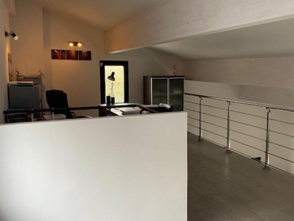 Location Local commercial 3 pièces Aubagne (13400) - BEL EMPLACEMENT