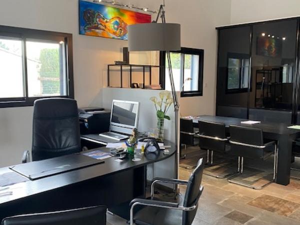 Location Local commercial 3 pièces Aubagne (13400) - BEL EMPLACEMENT