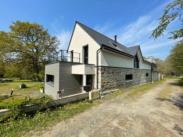 Vente d'une magnifique bâtisse 4 chambres avec dépendance et plus de 1 hectare de terrain dans Lamballe