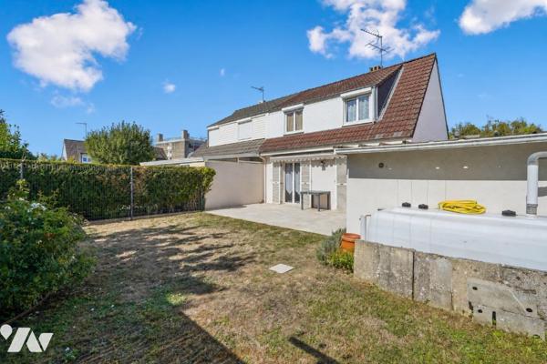 PÉRONNAS – Maison 3 chambres avec cour, garage et cave