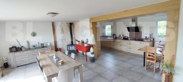 Maison 5 chambres avec plus de 7 hectares libre