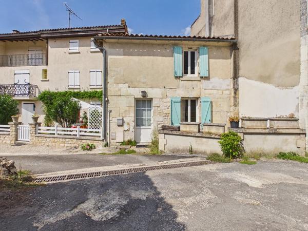 Charmante maison de village avec piscine et dépendance