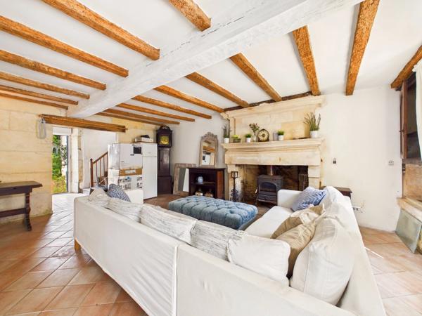 Charmante maison de village avec piscine et dépendance