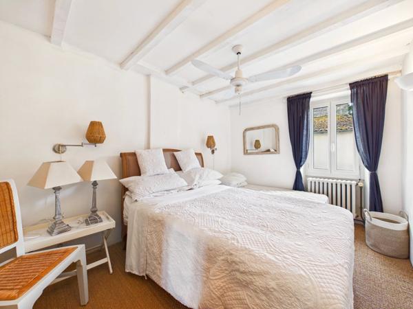 Charmante maison de village avec piscine et dépendance