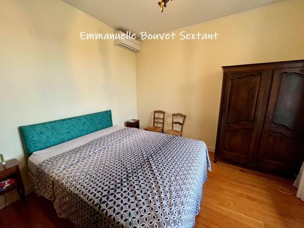 BERGERAC centre-ville, 4 chambres, 2 sdb, bureau, double-garage, jardin clos, piscine, sous-sol