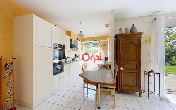 Maison à vendre    5 pièces •  Theix