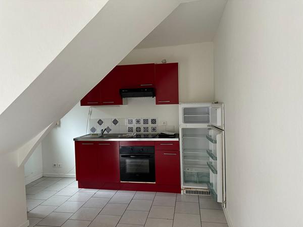 ROCHEFORT Centre ville, appart Type 2 duplex sur cour