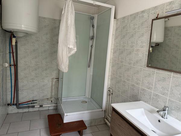 ROCHEFORT Centre ville, appart Type 2 duplex sur cour