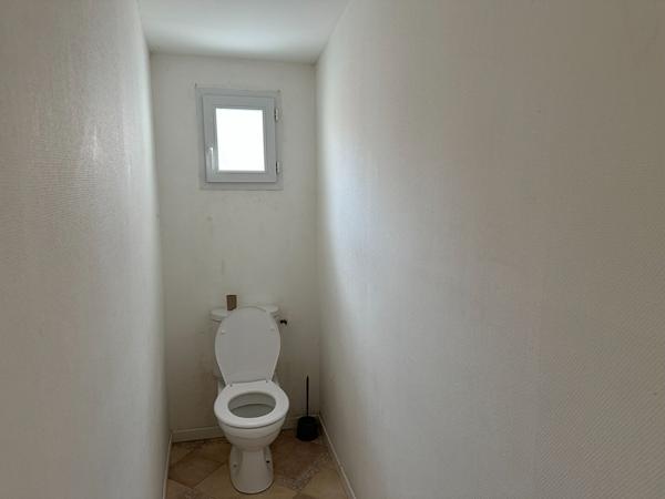 ROCHEFORT Centre ville, appart Type 2 duplex sur cour