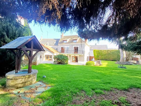 Maison de Prestige a Vendre a Etampes - 7 pieces, 5 chambres