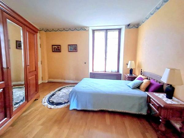 Maison de Prestige a Vendre a Etampes - 7 pieces, 5 chambres