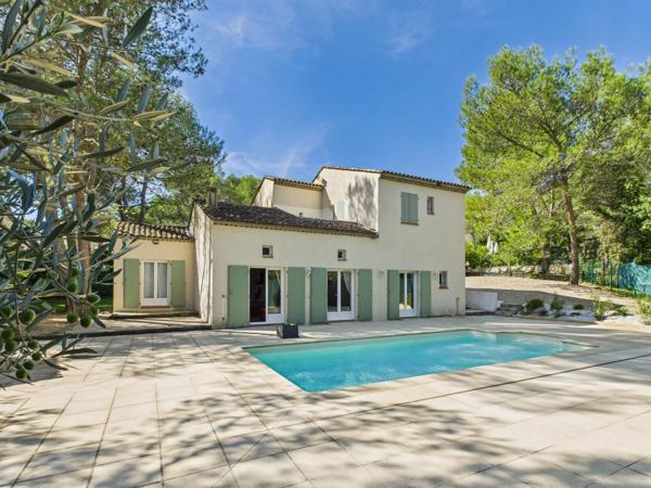 Belle maison dans le prestigieux Domaine du Golf de Pont Royal