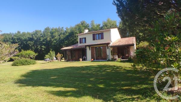 Maison à vendre  7 pièces - 153,54 m2 SAINTES - 17