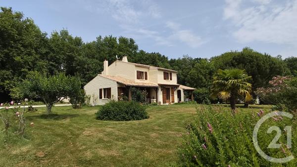 Maison à vendre  7 pièces - 153,54 m2 SAINTES - 17