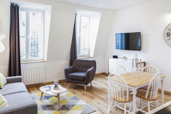 A LOUER : Immeuble à LILLE • • 14 167 € CC • Réf. 1336
