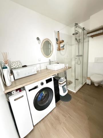 Maison
                                                                                                                                                                                                                                                                                                                        5 pièce(s)                                                                                                                                                                                                          3 chambre(s)                                                                                                                                                                                                          105  m²