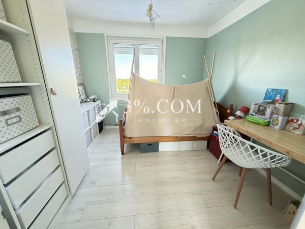 Maison
                                                                                                                                                                                                                                                                                                                        5 pièce(s)                                                                                                                                                                                                          3 chambre(s)                                                                                                                                                                                                          105  m²