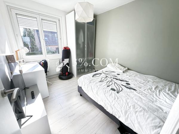 Maison
                                                                                                                                                                                                                                                                                                                        5 pièce(s)                                                                                                                                                                                                          3 chambre(s)                                                                                                                                                                                                          105  m²