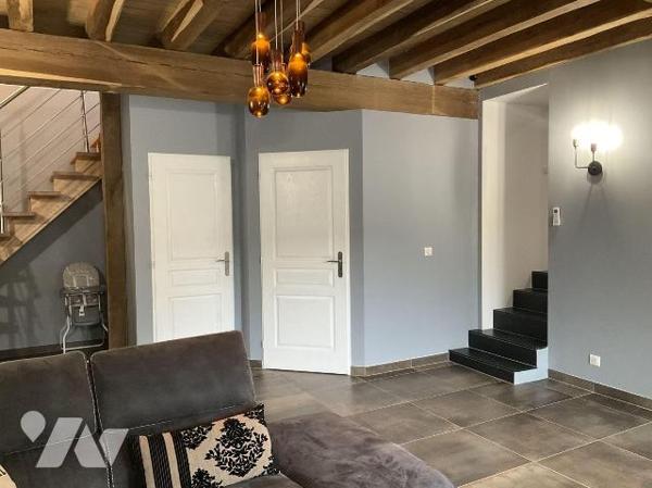 A VENDRE : Maison de charme entièrement rénovée avec goût et avec des matériaux de qualité, sit...