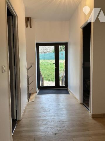 A VENDRE : Maison de charme entièrement rénovée avec goût et avec des matériaux de qualité, sit...