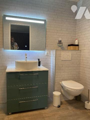 A VENDRE : Maison de charme entièrement rénovée avec goût et avec des matériaux de qualité, sit...