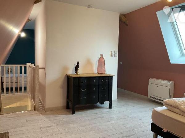 A VENDRE : Maison de charme entièrement rénovée avec goût et avec des matériaux de qualité, sit...