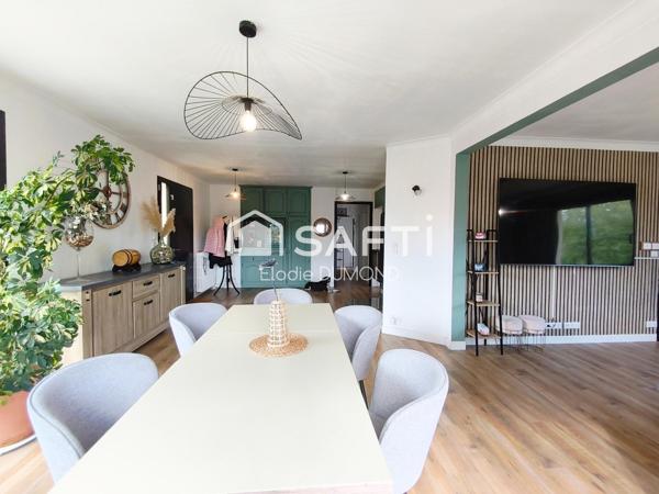 Très belle maison située à Saint-Amour d'une surface habitable de 264 m2 sur terrain arboré de 2300 m2