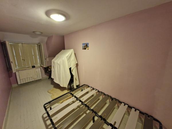 MAISON DE VILLE - 3 CHAMBRES - COUR et DEPENDANCE