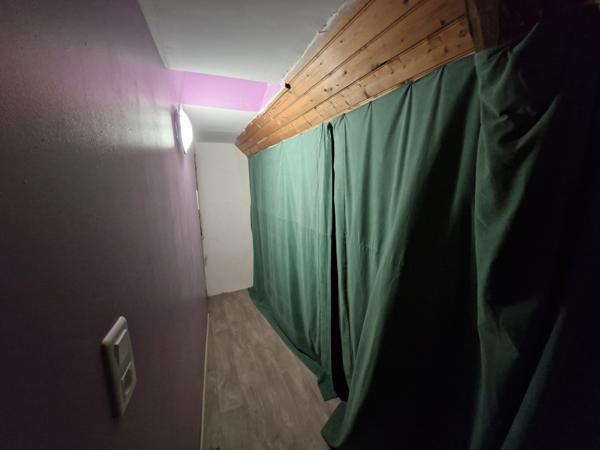 MAISON DE VILLE - 3 CHAMBRES - COUR et DEPENDANCE