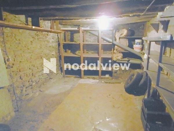 Jolie maison avec beaucoup de Potentiel.